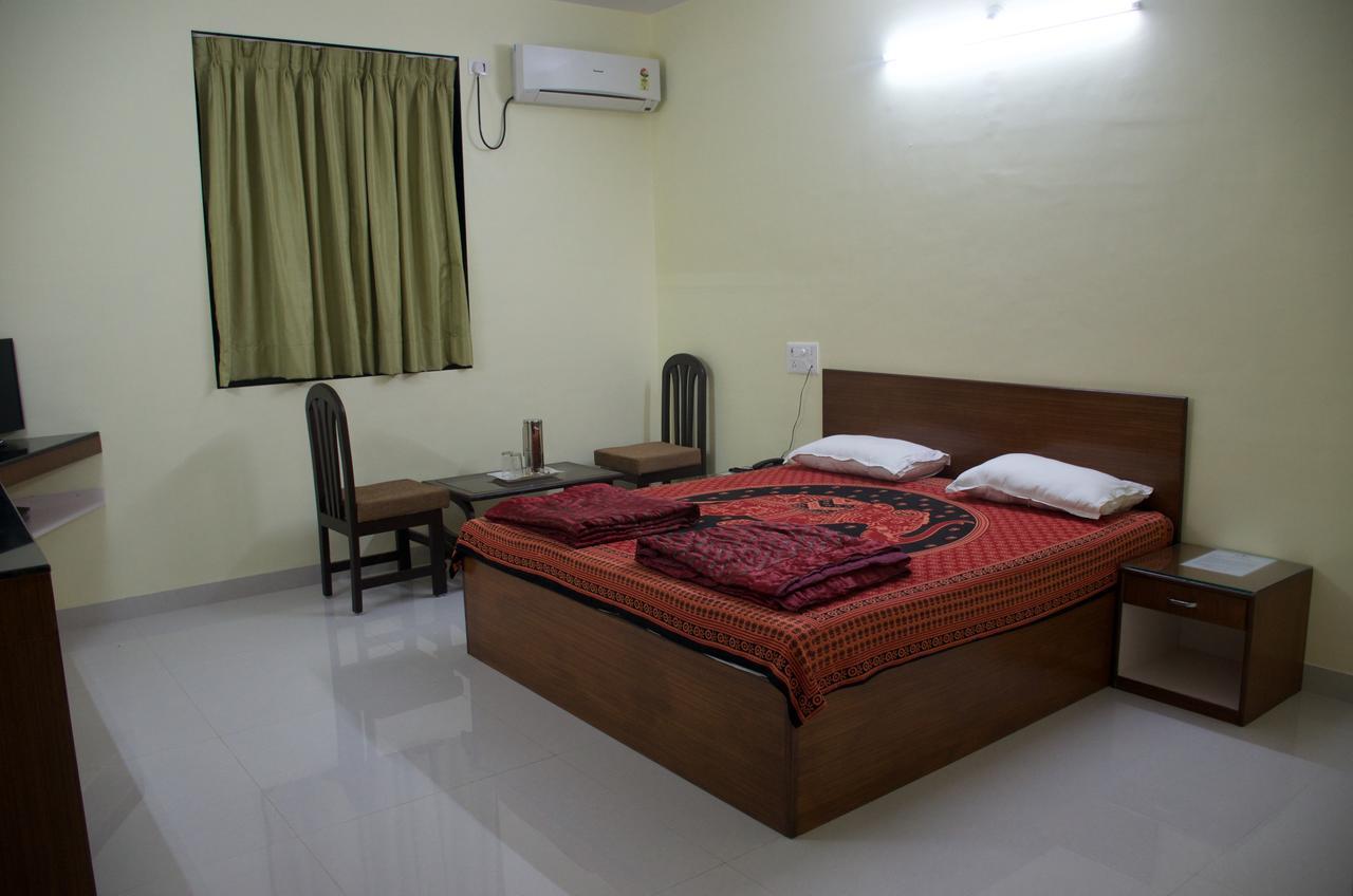 Hira Laxmi Residency Hotel Alībāg Esterno foto
