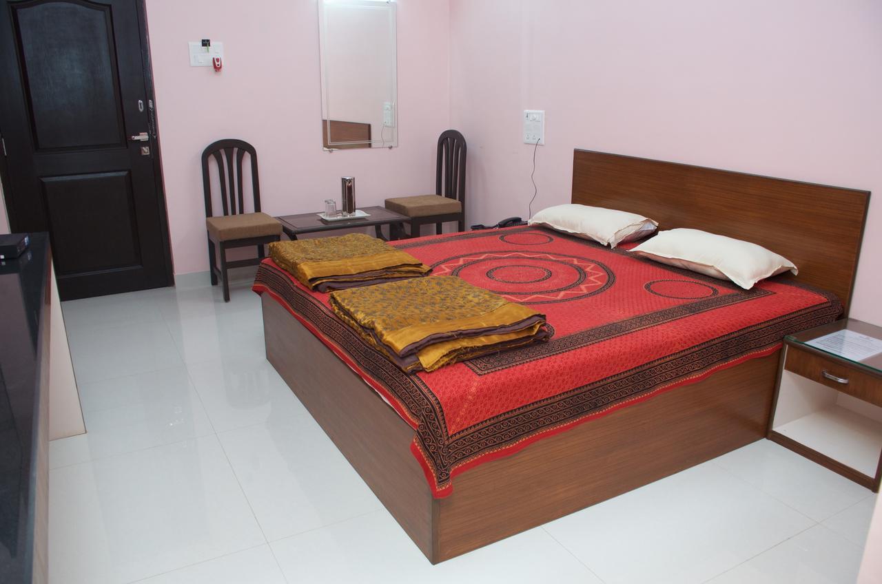 Hira Laxmi Residency Hotel Alībāg Esterno foto
